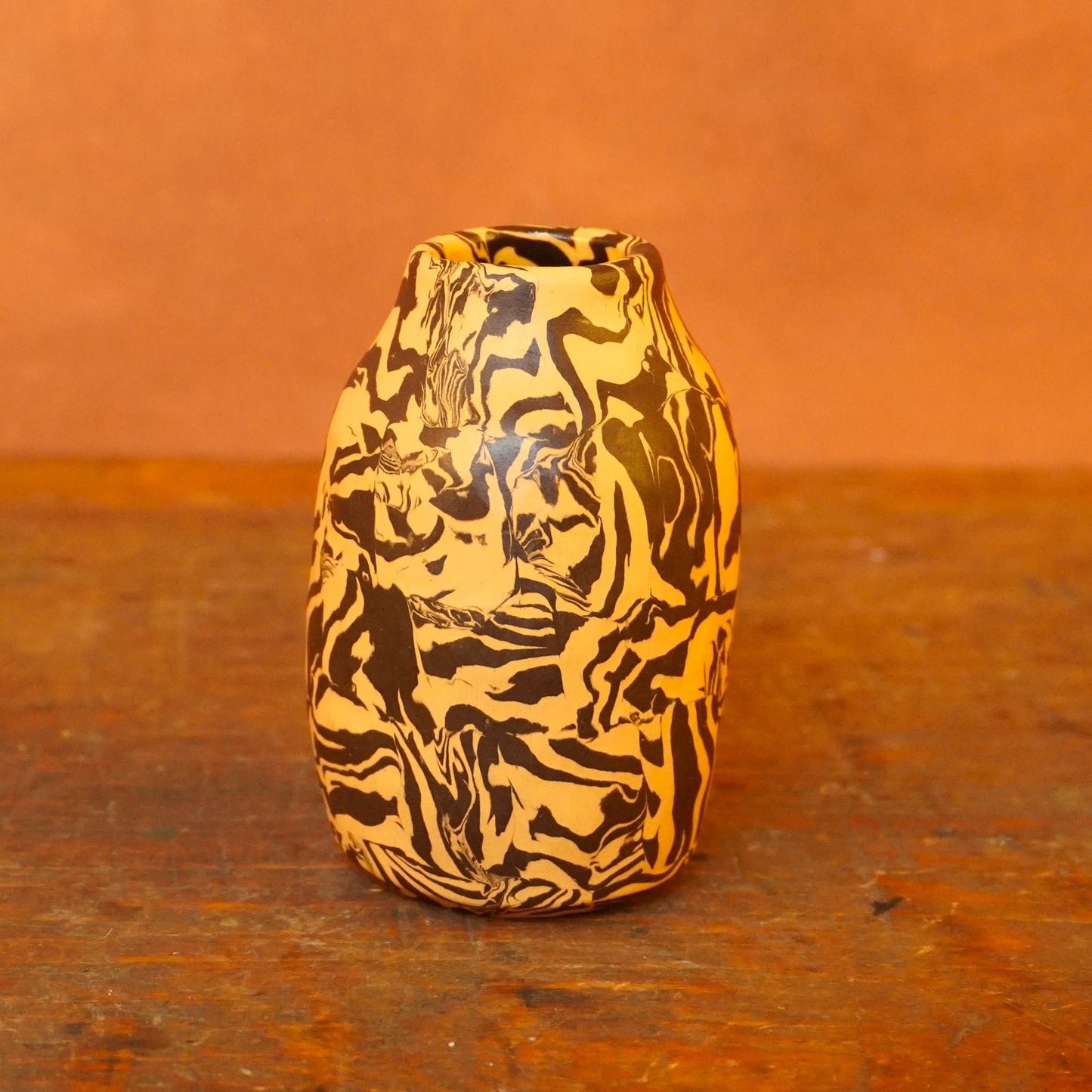 bud vase- browns