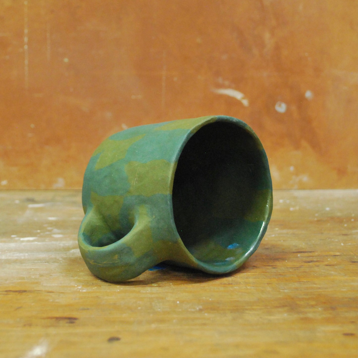 earthy checks -dark mode